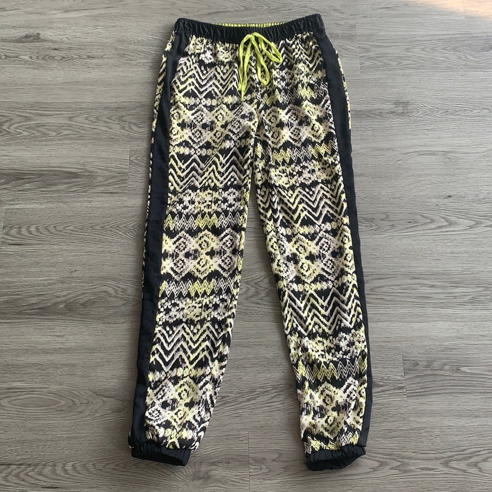 Princess Vera Wang size small pants